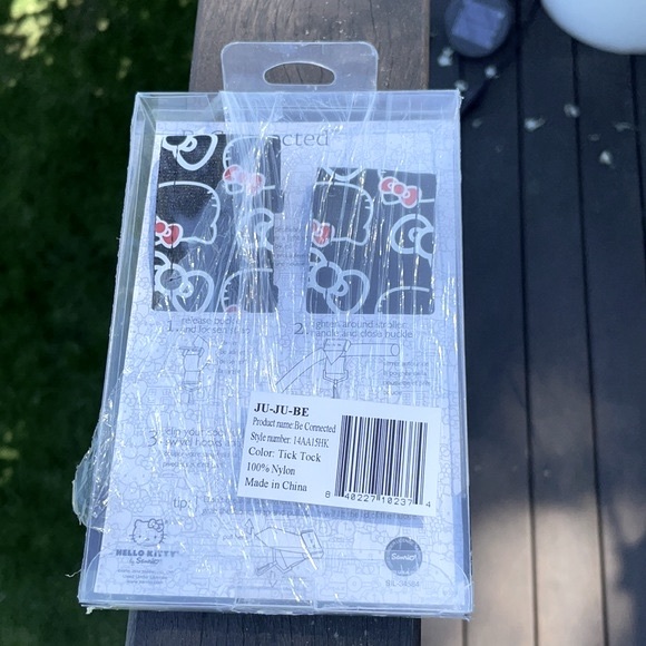 Jujube x Hello Kitty Be Connected Stroller Clips - Picture 2 of 5